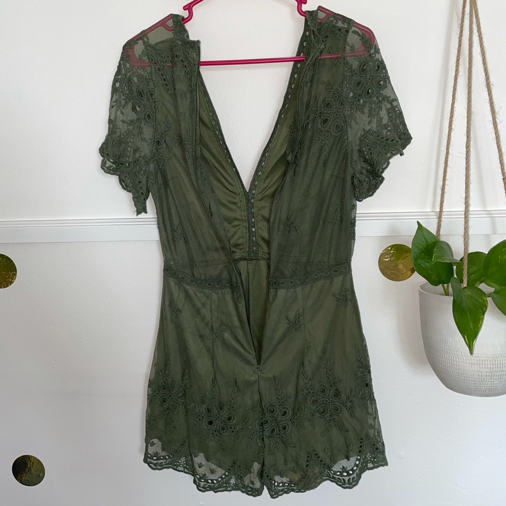 olive green lace romper - Picture 5 of 8